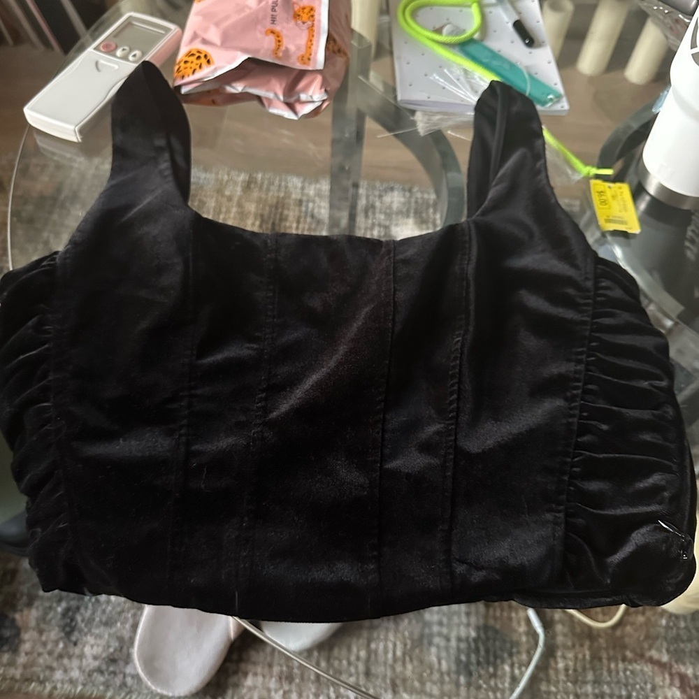 House of Harlow 1960 Elegant Black Velvet Top - Picture 4 of 5